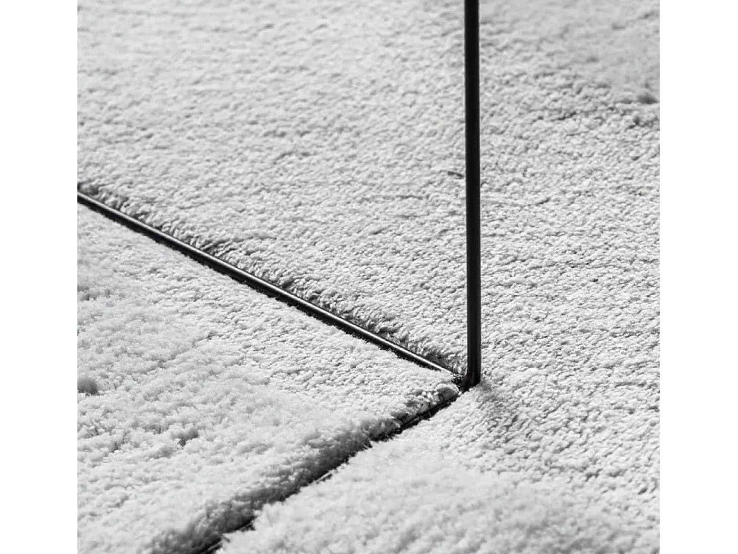 Alfombra HUARTE de pelo corto suave y lavable en gris 240x240 cm
