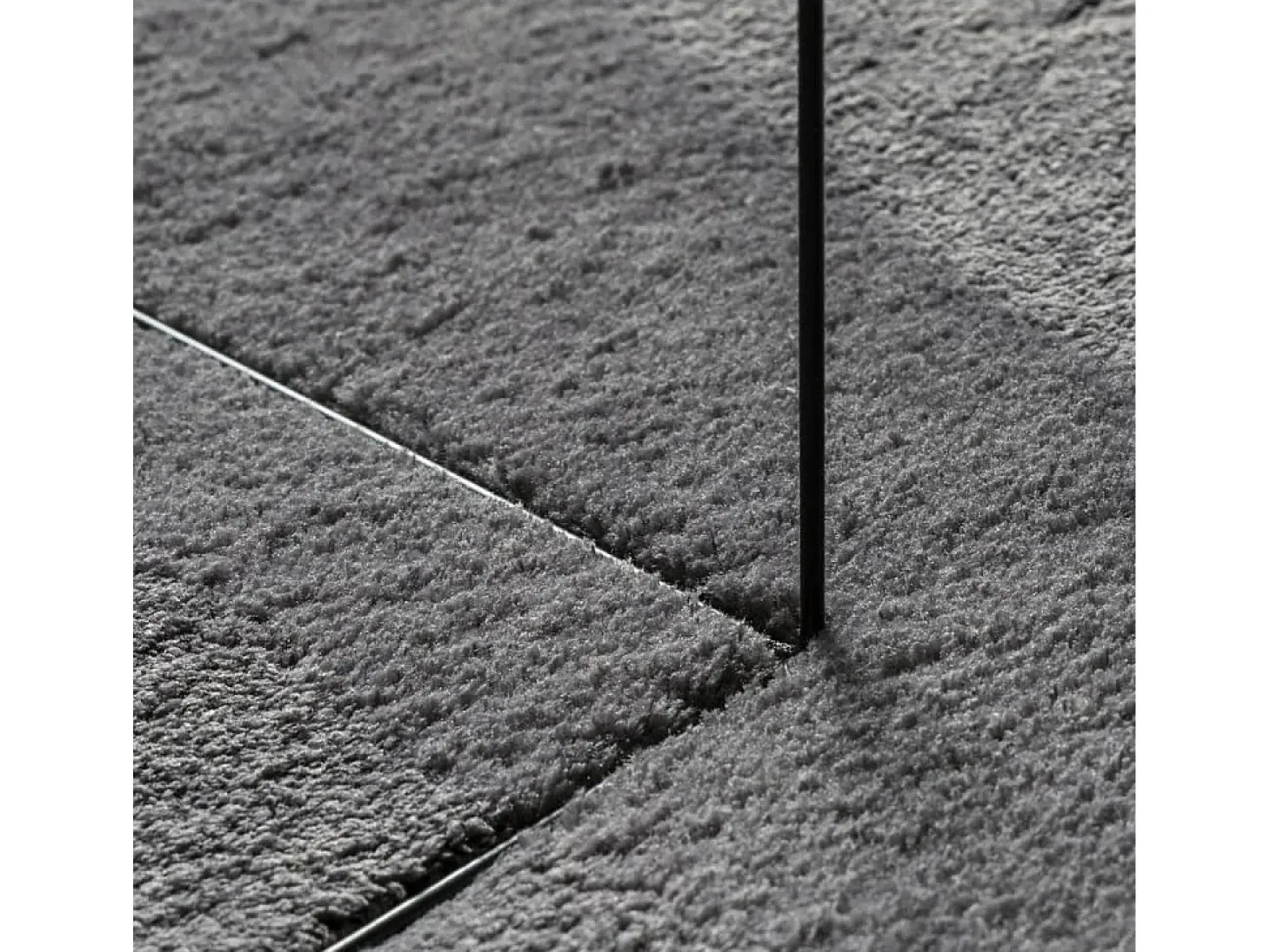 Alfombra HUARTE de pelo corto suave y lavable en color antracita Ø 200 cm