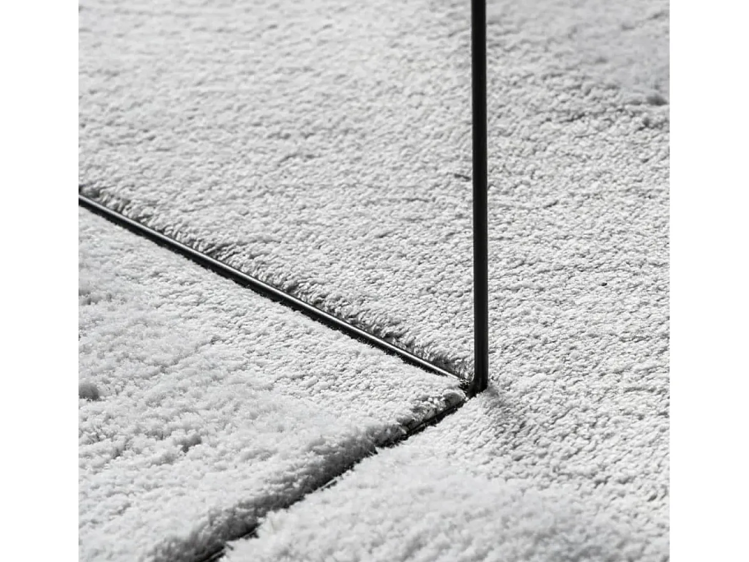 Alfombra HUARTE de pelo corto suave y lavable en gris 80x150 cm