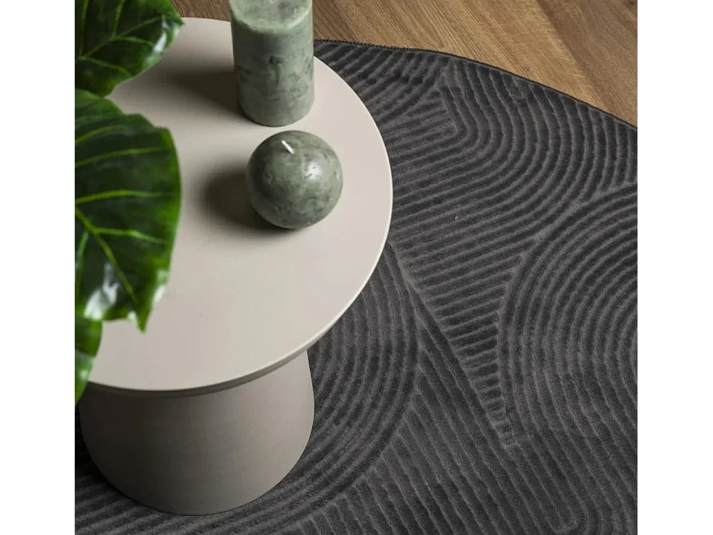 Alfombra IZA de pelo corto de estilo escandinavo en color antracita Ø 200 cm