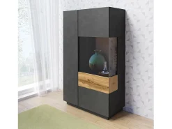 Aparador alto con LED colección KILES de dos puertas. Color gris antracita y roble. Puerta acristalada a la derecha.