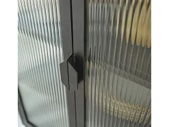 Aparador alto de metal y vidrio ondulado 70 cm