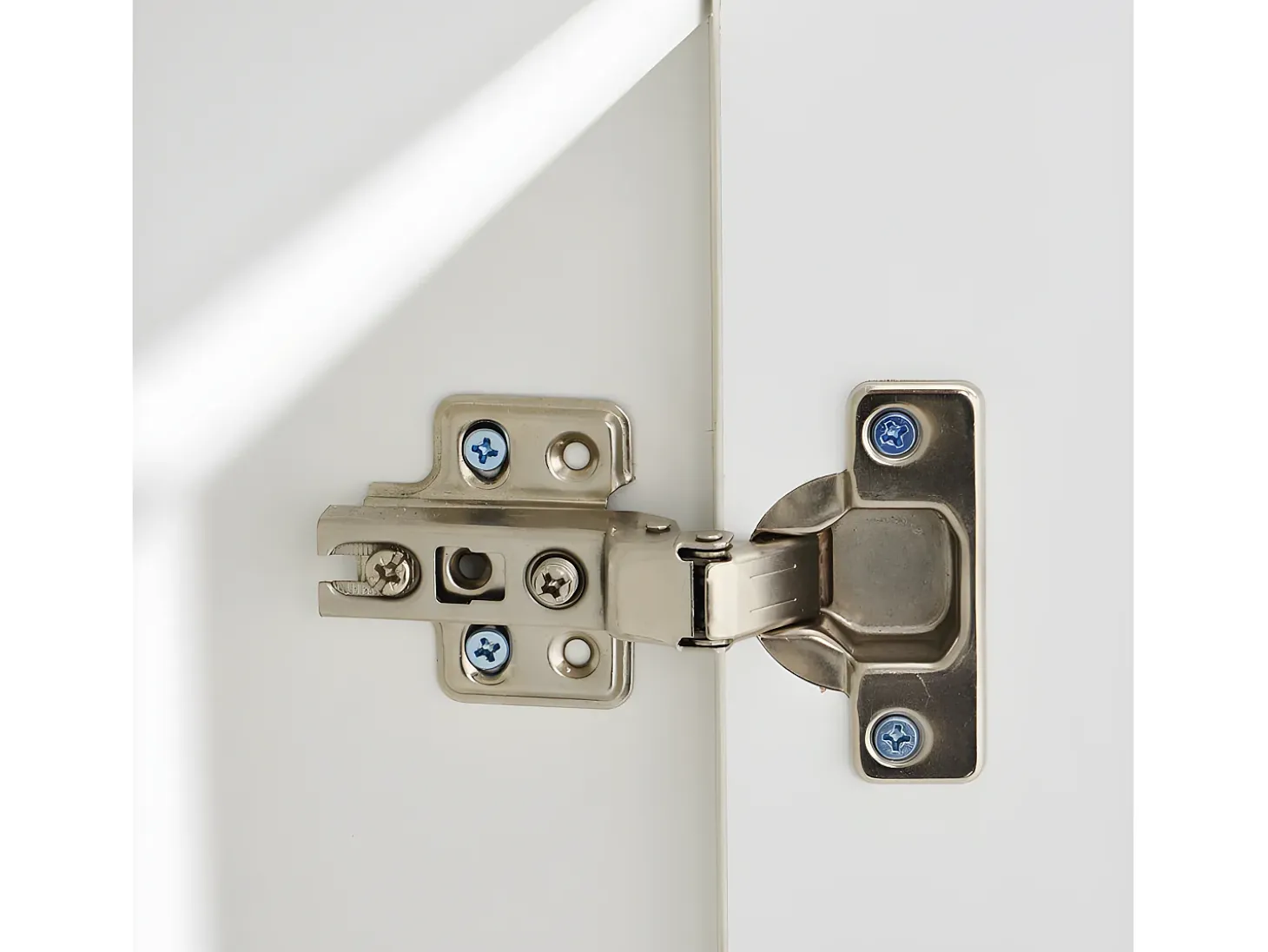 Aparador bajo Moserne - Mueble auxiliar blanco brillo con iluminación LED y mando a distancia - Blanco