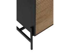 Aparador chapado en madera de fresno color negro con puertas en natural