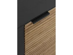 Aparador chapado en madera de fresno color negro con puertas en natural