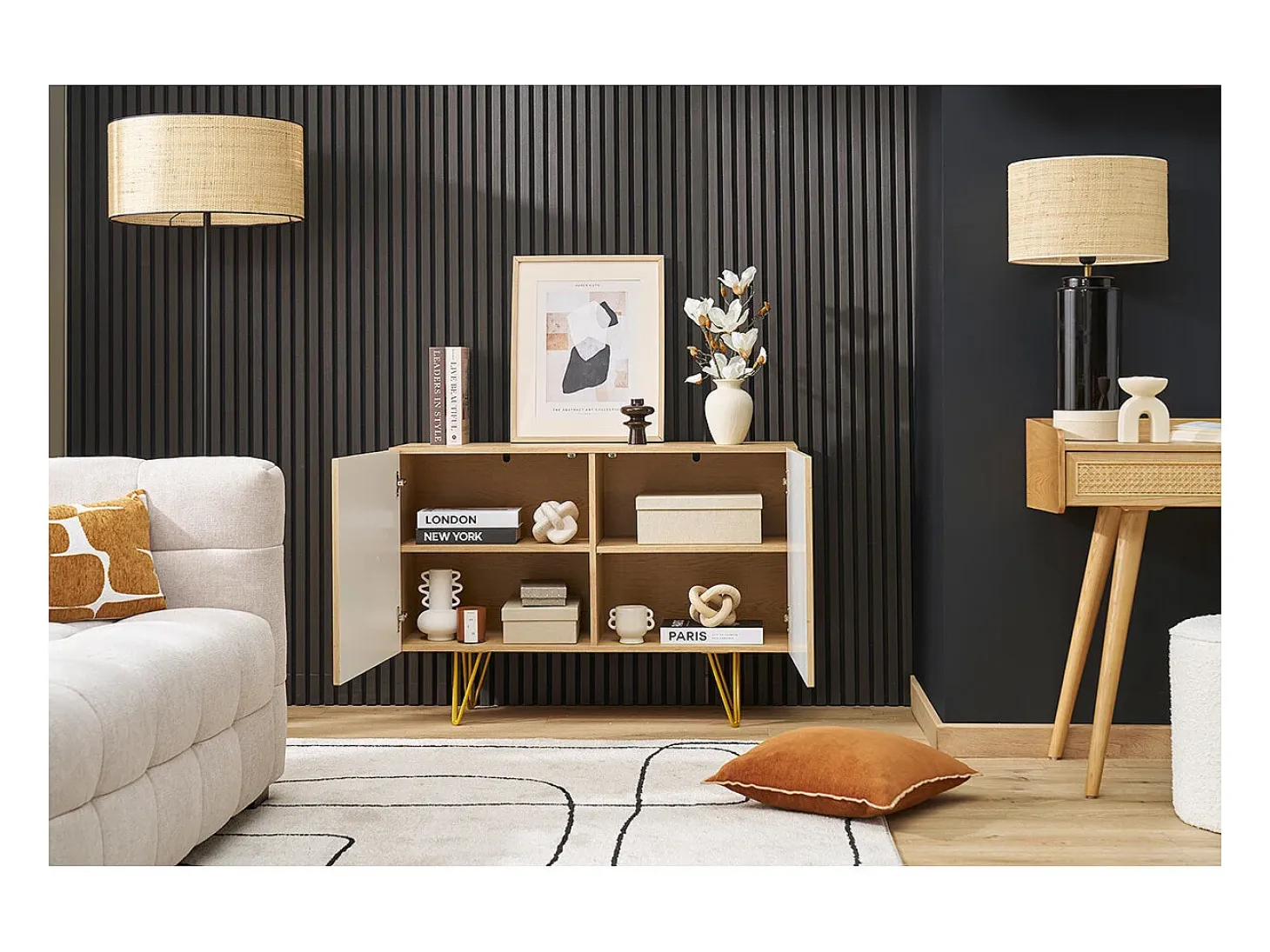 Aparador de diseño de madera de roble claro con grabados y metal dorado 2 puertas 107 cm OZEN
