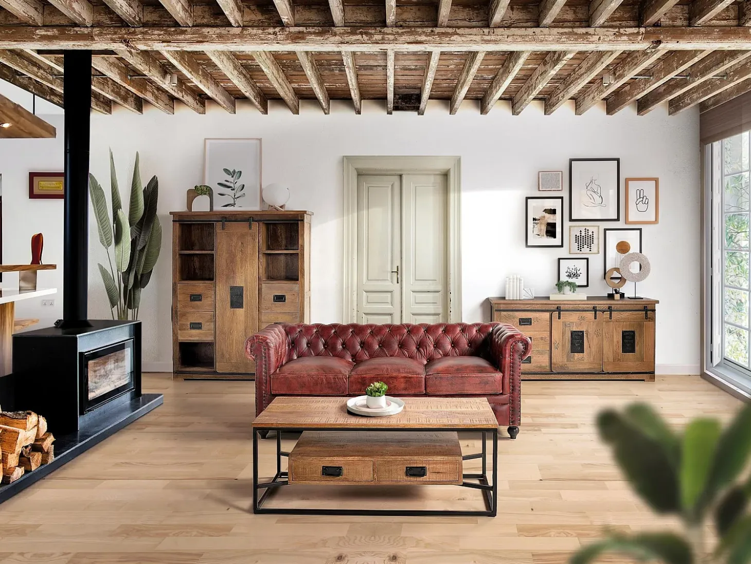 Aparador de estilo industrial en madera maciza de mango y metal