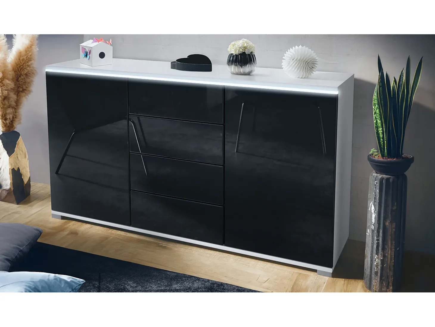 Aparador Faro V1 – Mueble con 2 Puertas y 4 Cajones, Armario con Tira de Luz LED, blanco mate / negro de alto brillo (138,5 x 75,5 x 35)
