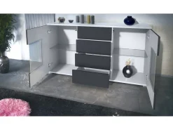 Aparador Grömitz V1 – Mueble con 2 Puertas Grandes y 4 Cajones, blanco mate/mezclilla mate (138,5 x 75,5 x 35)