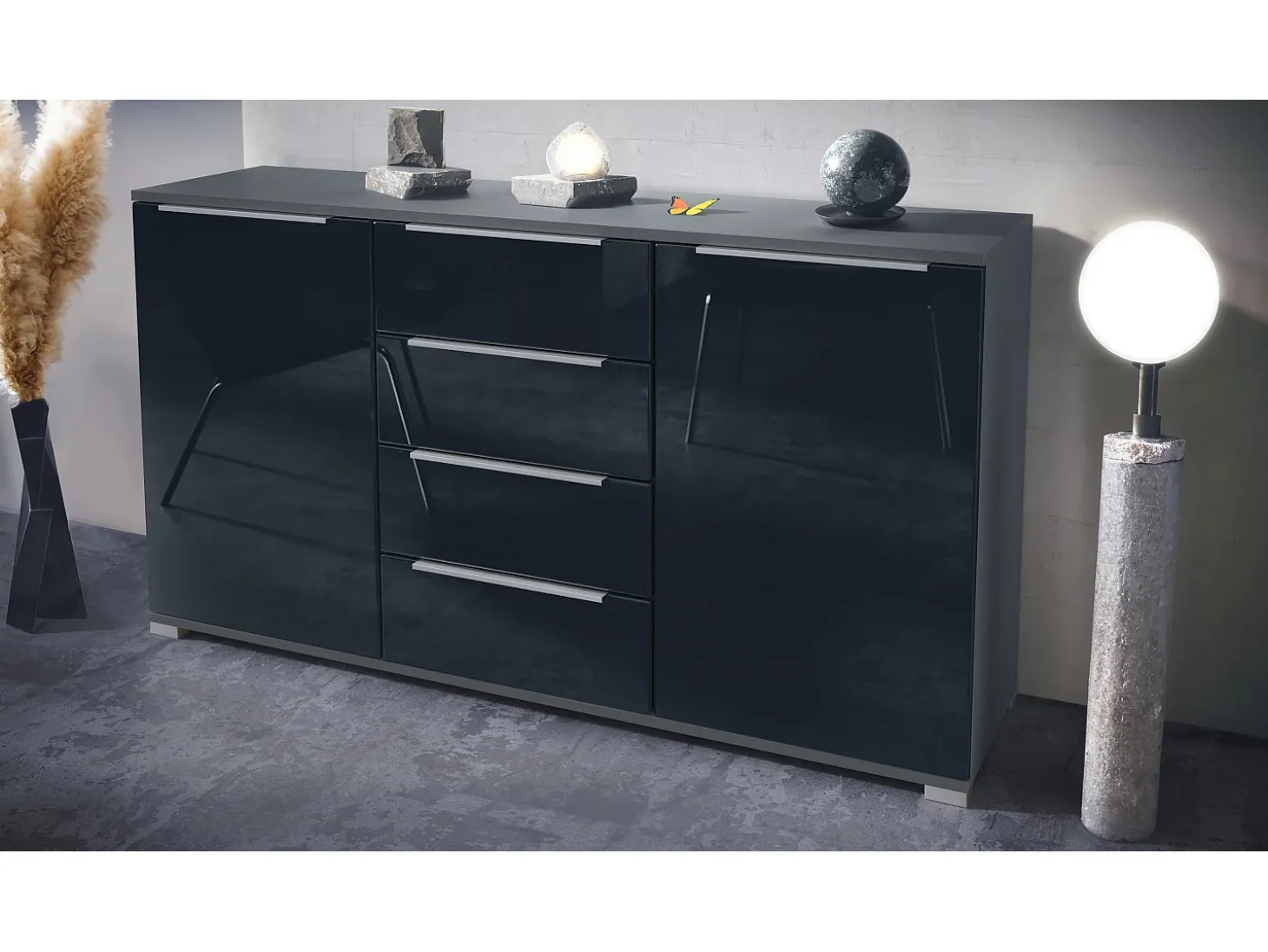 Aparador Linio V1, Mueble con 2 puertas y 4 cajones, antracita mate / negro de alto brillo (138,5 x 75,5 x 35 cm)