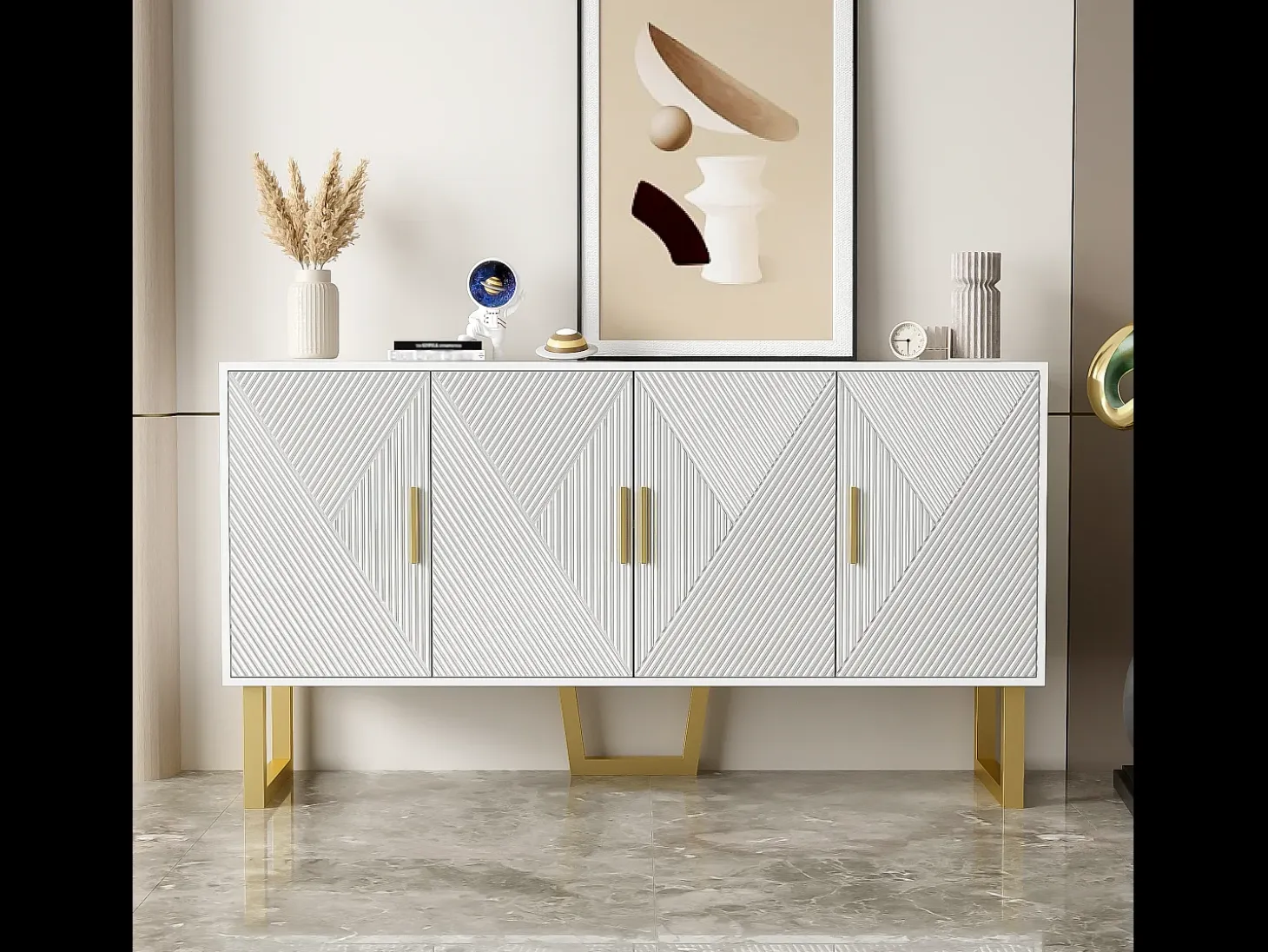 Aparador moderno lacado en blanco, puertas texturizadas y tiradores dorados, 4 puertas, estantes regulables (150x40x82 cm)