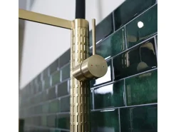 Architek Mezclador de fregadero con rociador móvil dorado Essebagno