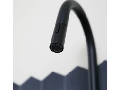 Architek mezclador de fregadero con rociador extraíble negro Essebagno