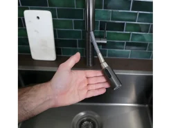 Architek mezclador de fregadero con rociador extraíble cobre cepillado Essebagno