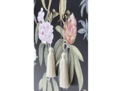 Armario aparador de MDF estampado floral sobre fondo negro