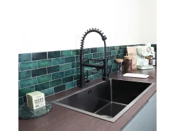 Big Pro Mezclador de fregadero con rociador móvil negro Essebagno