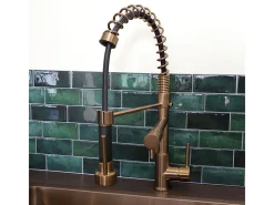 Big Pro Mezclador de fregadero con rociador móvil cobre cepillado Essebagno