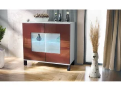 Cómoda Grömitz V3, Moderno armario de cocina con 2 grandes puertas de cristal incl. iluminación RGB blanco mate / burdeos de alto brillo (92,5 x 84.5 x 35)