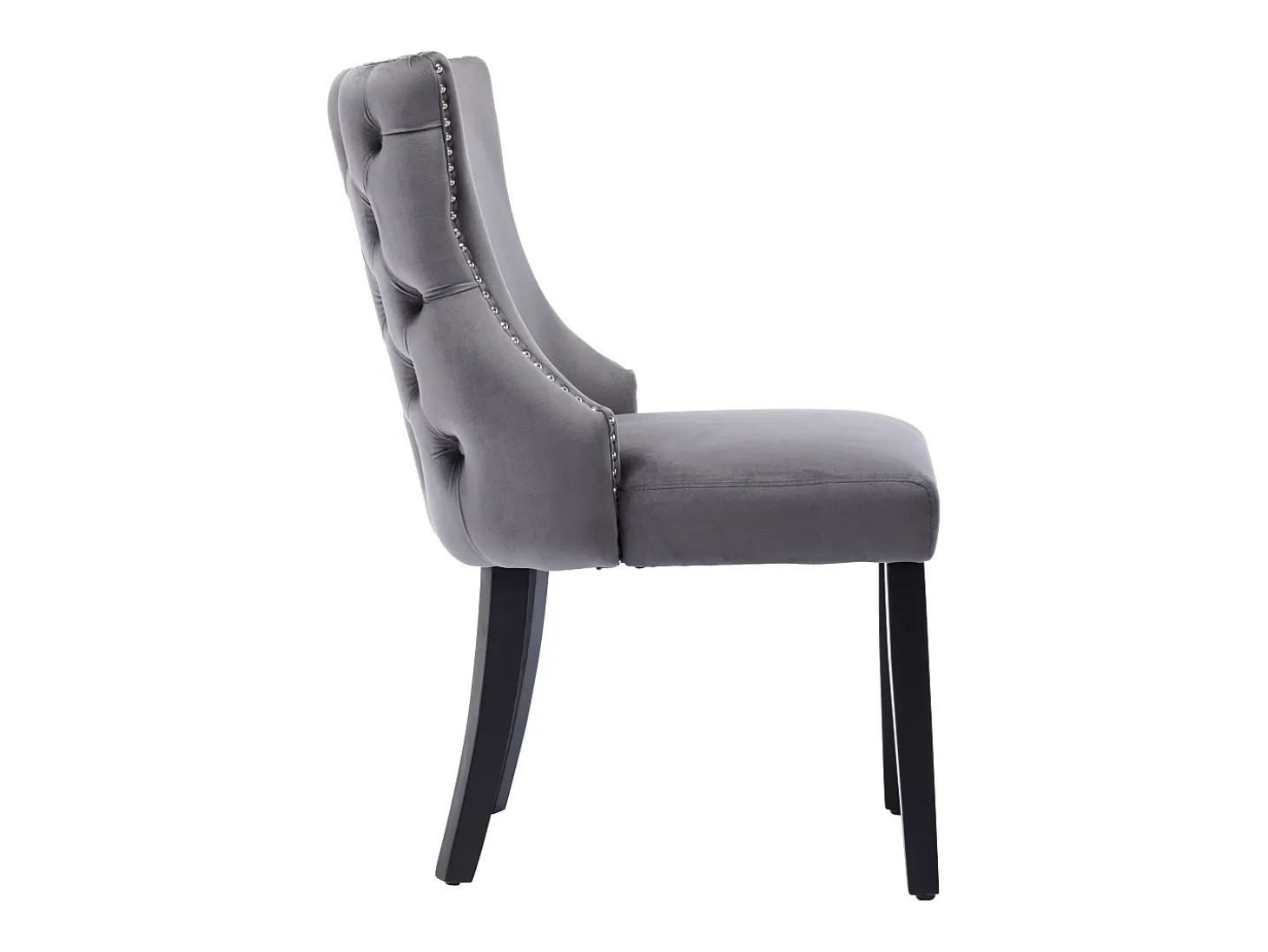 Conjunto de 6 sillas de terciopelo gris con patas de madera gris, botones decorativos y remaches plateados.