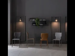 Conjunto de 2 sillas modernas "Quito" de piel sintética gris oscuro con patas de metal, 44 x 56 cm, 86,5 h.