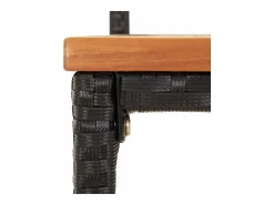Conjunto de 2 taburetes de bar negros en resina trenzada y madera de acacia.