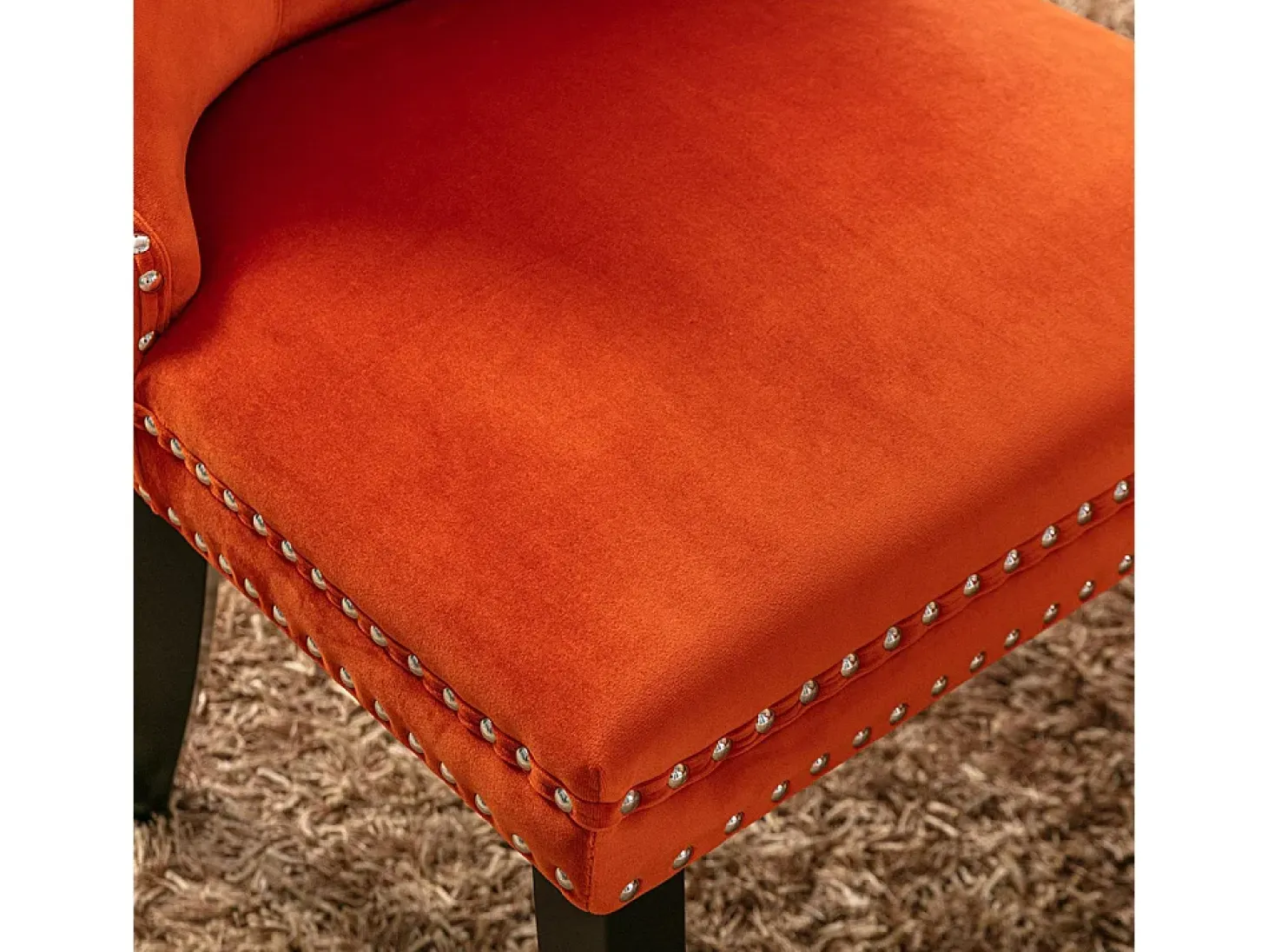 Conjunto de sillas de comedor, con patas de madera y tapizado con tachuelas, revestimiento de terciopelo, estructura de madera maciza, naranja