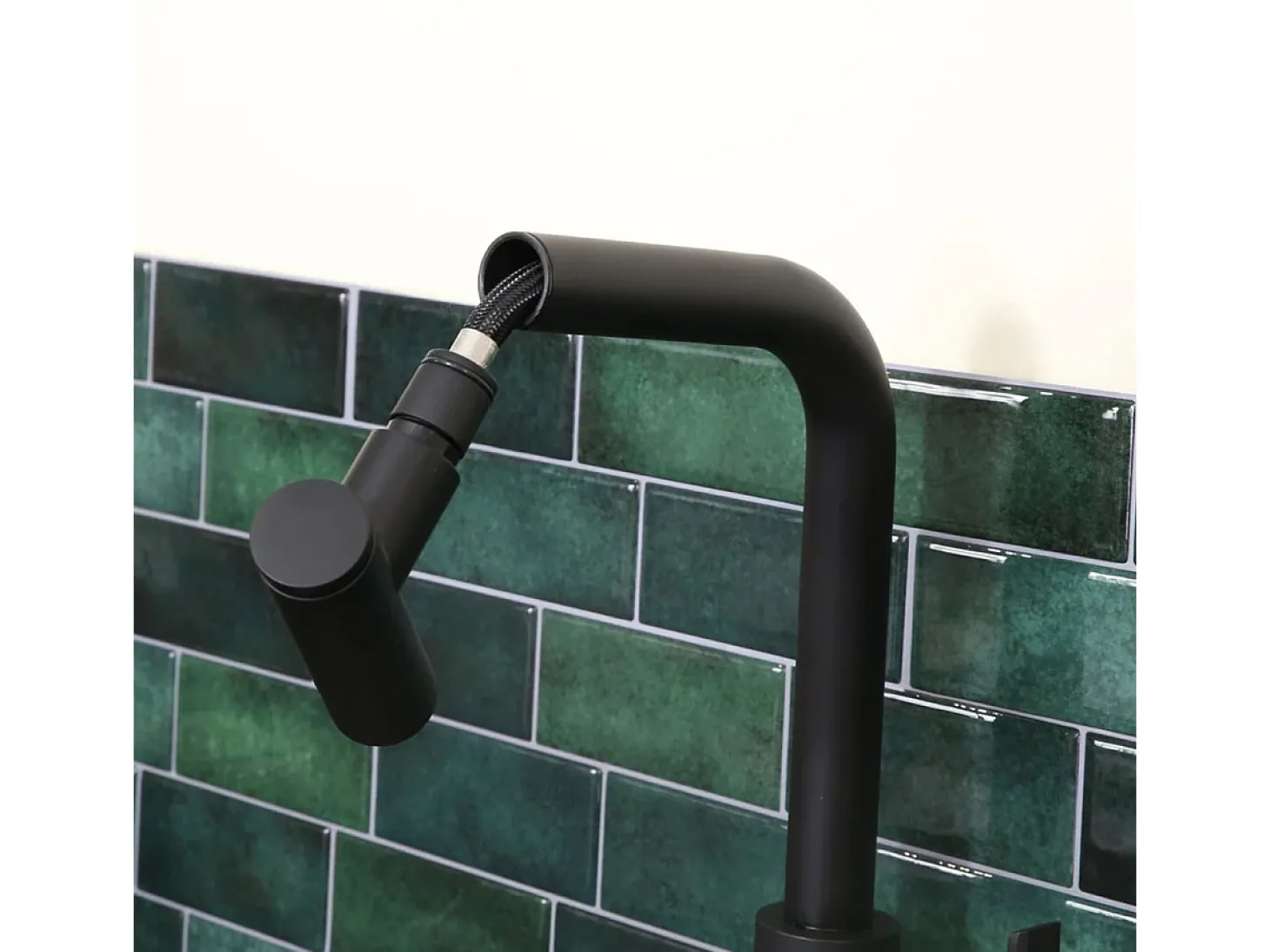 Essemano Mezclador para fregadero con ducha extraíble negro Essebagno