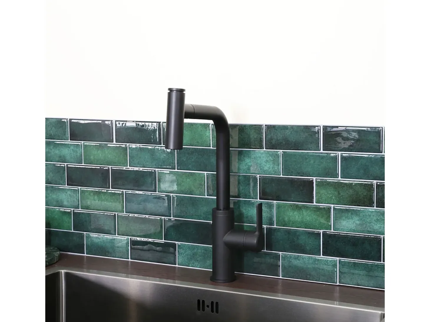 Essemano Mezclador para fregadero con ducha extraíble negro Essebagno