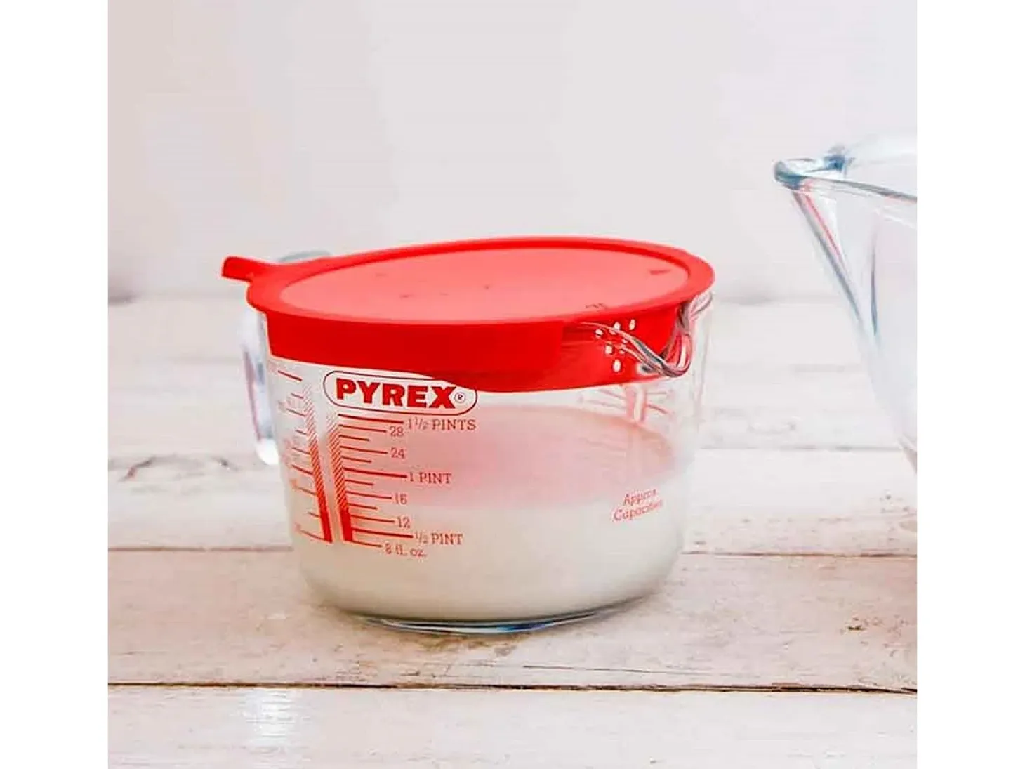 Jarra medidora Classic Pyrex con tapa 1L vidrio rojo