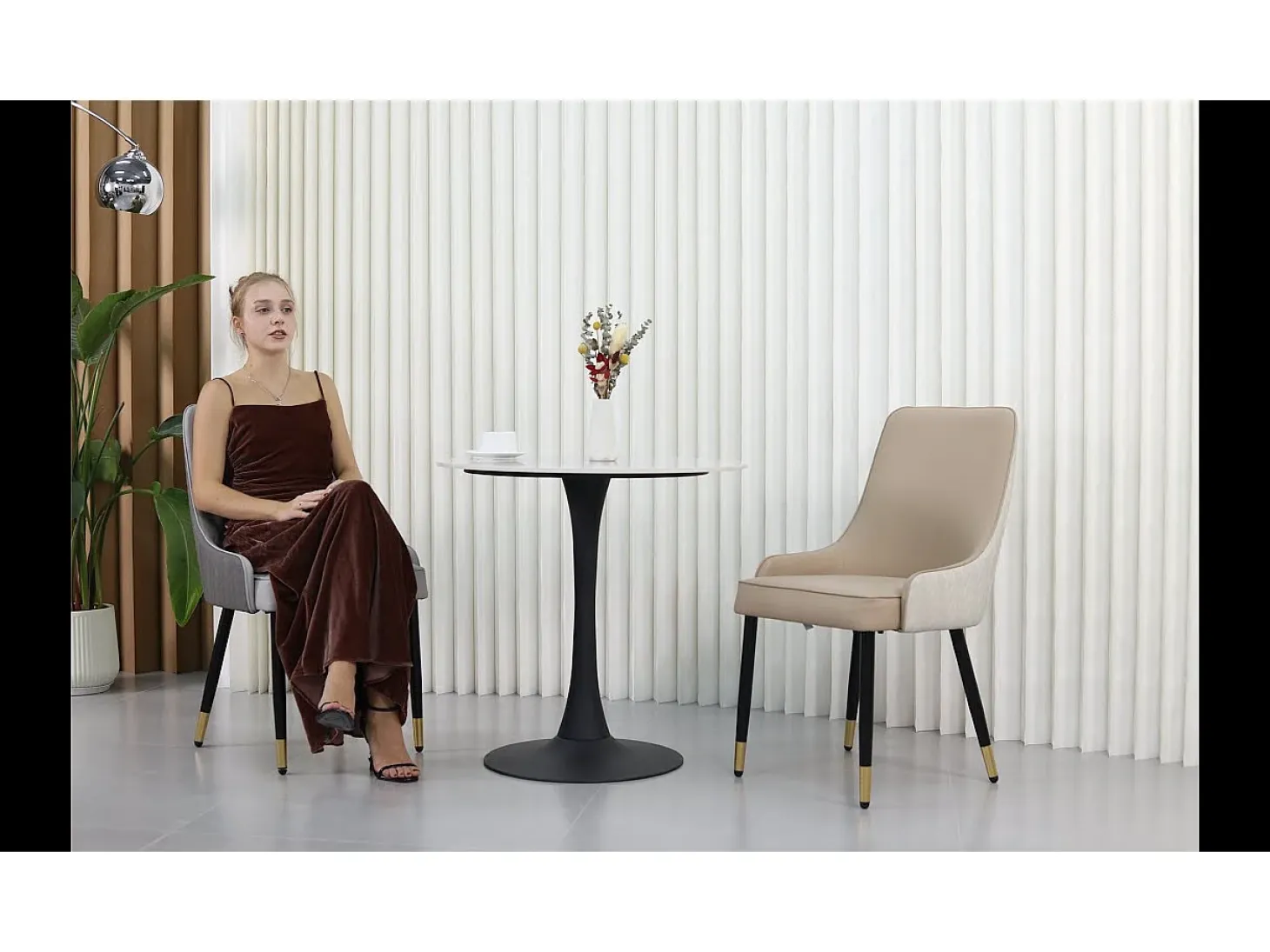 Juego de 2 sillas de comedor beige de cocina en cuero, capacidad de carga 150 kg, 43.5x43.5x90cm