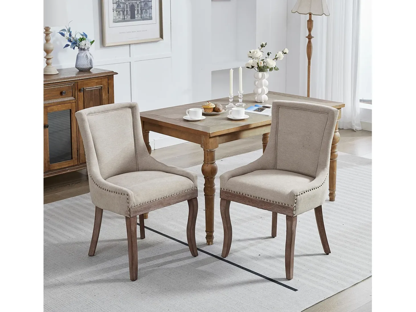 Juego de 2 sillas de comedor en chenilla beige con tachuelas decorativas y respaldo, patas de madera