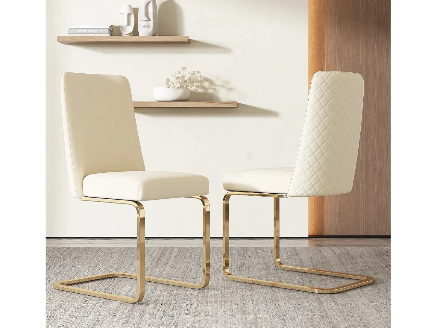 Juego de 4 sillas de terciopelo beige - Patas de metal dorado - Respaldo con estampado de rombos
