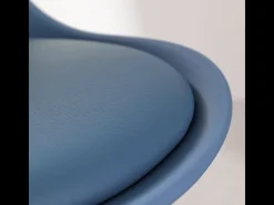 Juego de 2 sillas "Stilezze" tapizadas en ecopiel azul, sillones con patas de madera, 52x48,5 cm, 82h