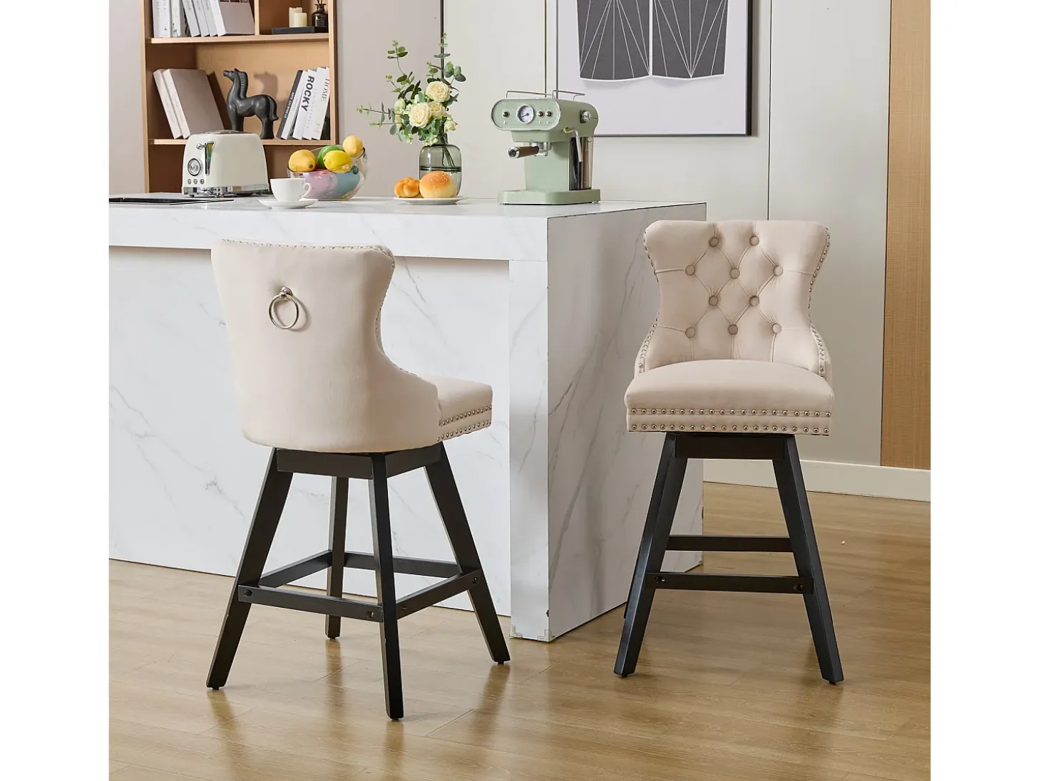 Juego de 2 taburetes de bar giratorios en terciopelo - Patas de madera - Beige