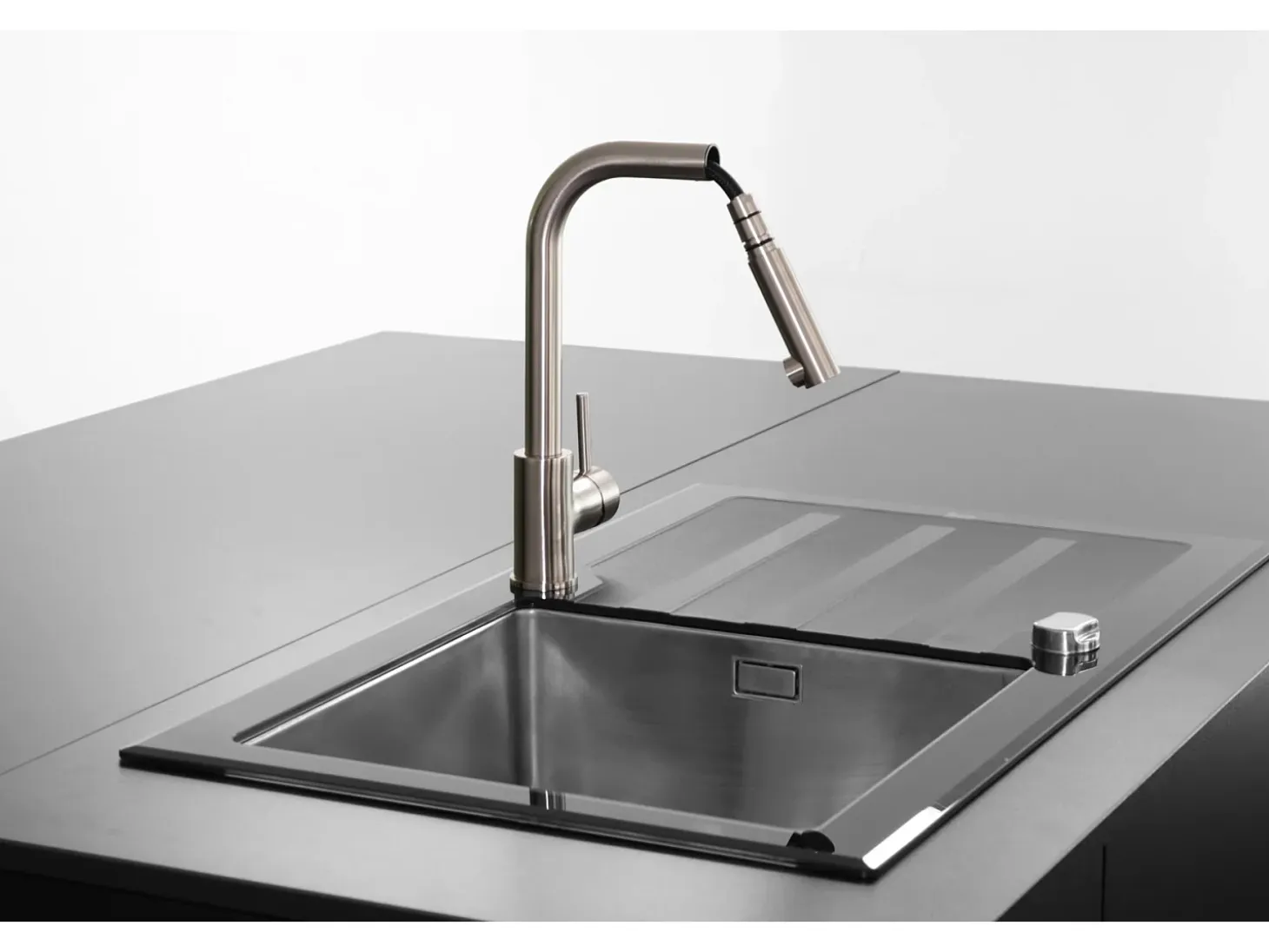 Kiwo Mezclador para fregadero con ducha extraíble, estilo acero inoxidable Essebagno