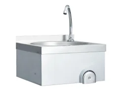 Lavabo de acero inoxidable con grifo y dispensador de jabón.