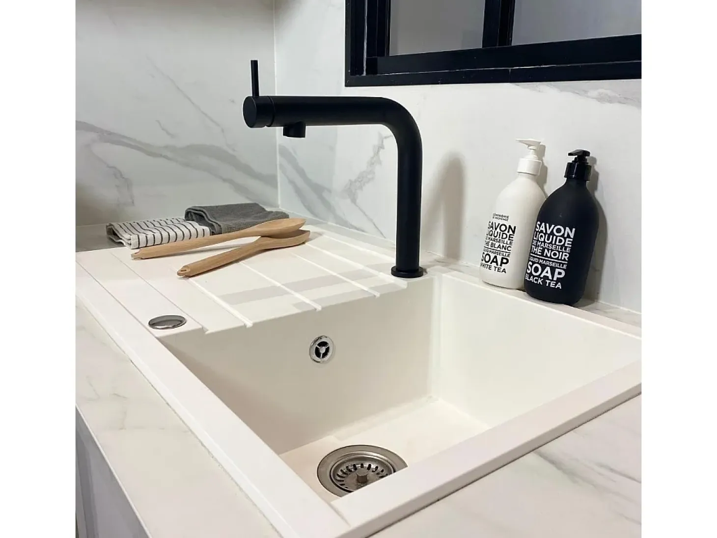Magic mezclador para fregadero negro Essebagno