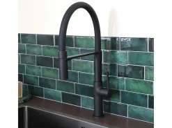 Magneto Mezclador monomando de fregadero con teleducha negro Essebagno