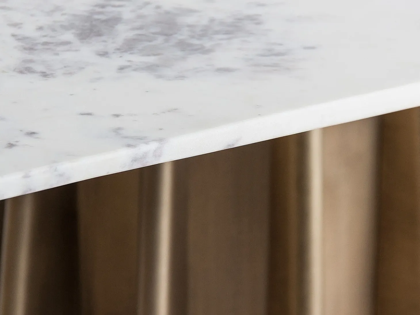 Mensa mesa de comedor ovalada de mármol blanco con patas de metal dorado 200 cm