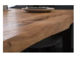 Mesa ARKAYA 160 cm – Tablero de madera de acacia salvaje barnizada y patas de metal negro en U – Estilo industrial