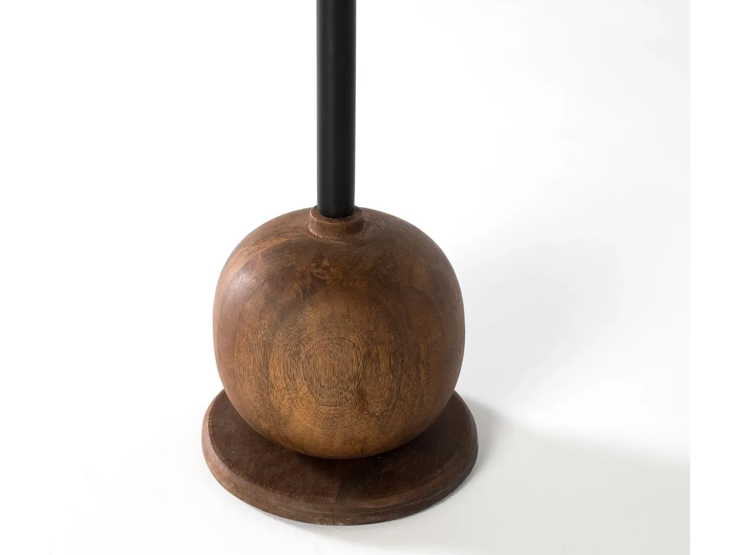 Mesa auxiliar circular de madera de mango