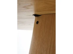 Mesa comedor de madera contrachapado roble con pie central cónico