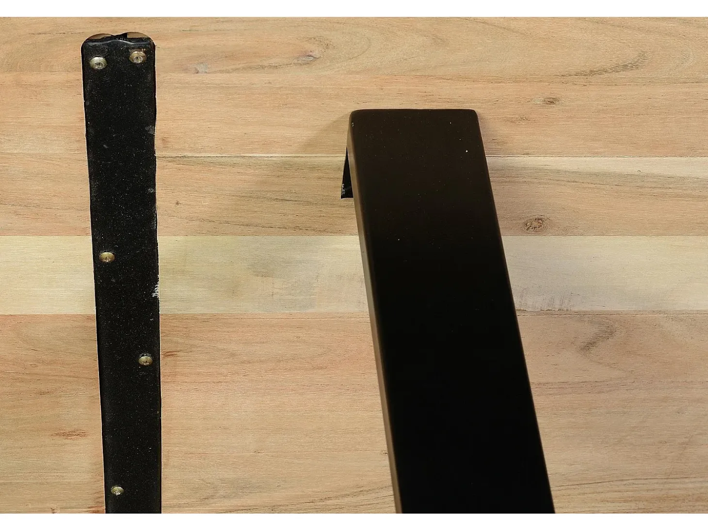 Mesa comedor madera de acacia y patas de metal