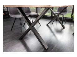 Mesa de comedor ARKAYA 180 cm – Tablero de acacia barnizado y patas cruzadas de metal negro – Diseño industrial natural