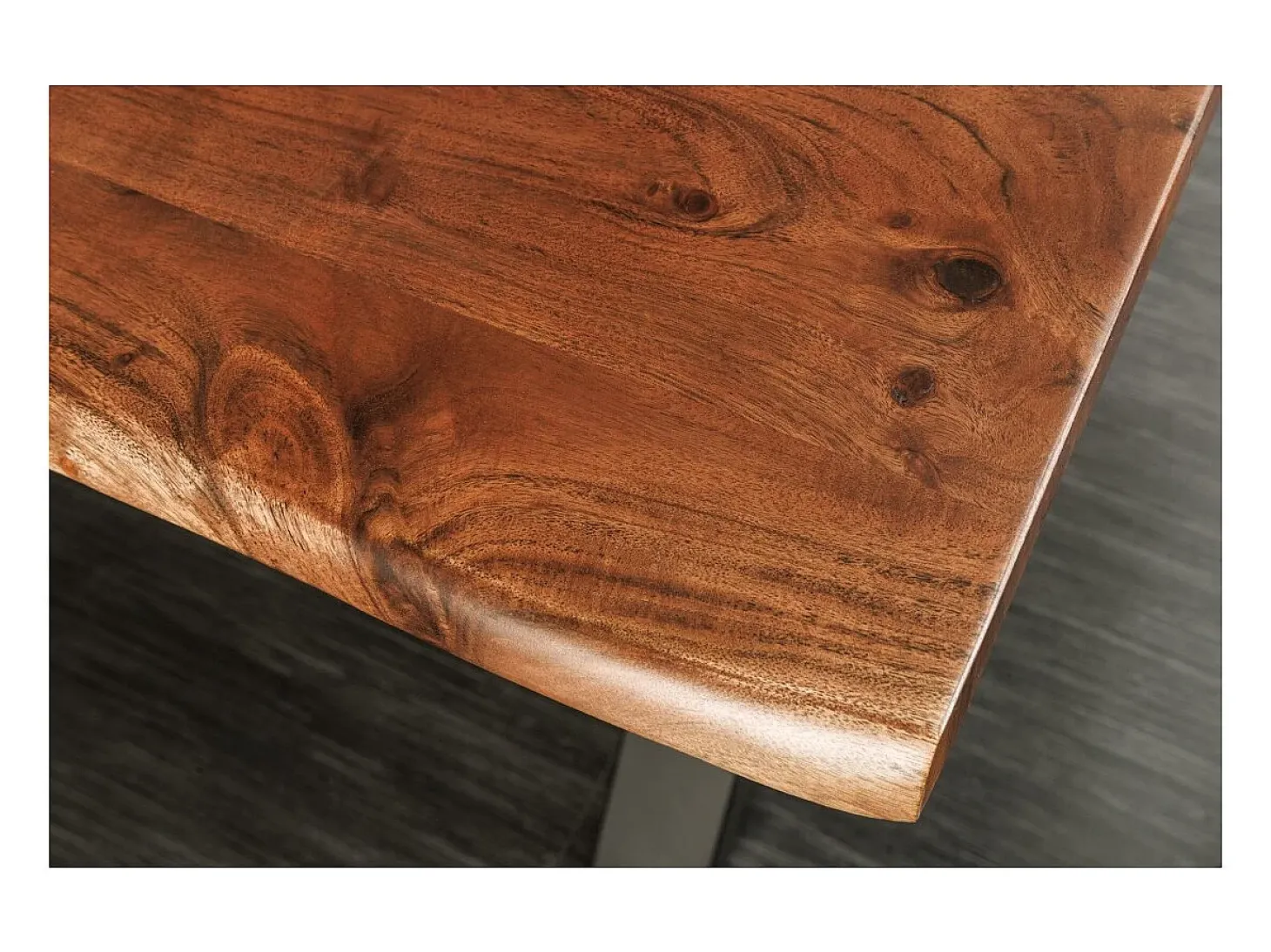 Mesa de comedor ARKAYA 180 cm – Tablero de acacia barnizado y patas cruzadas de metal negro – Diseño industrial natural