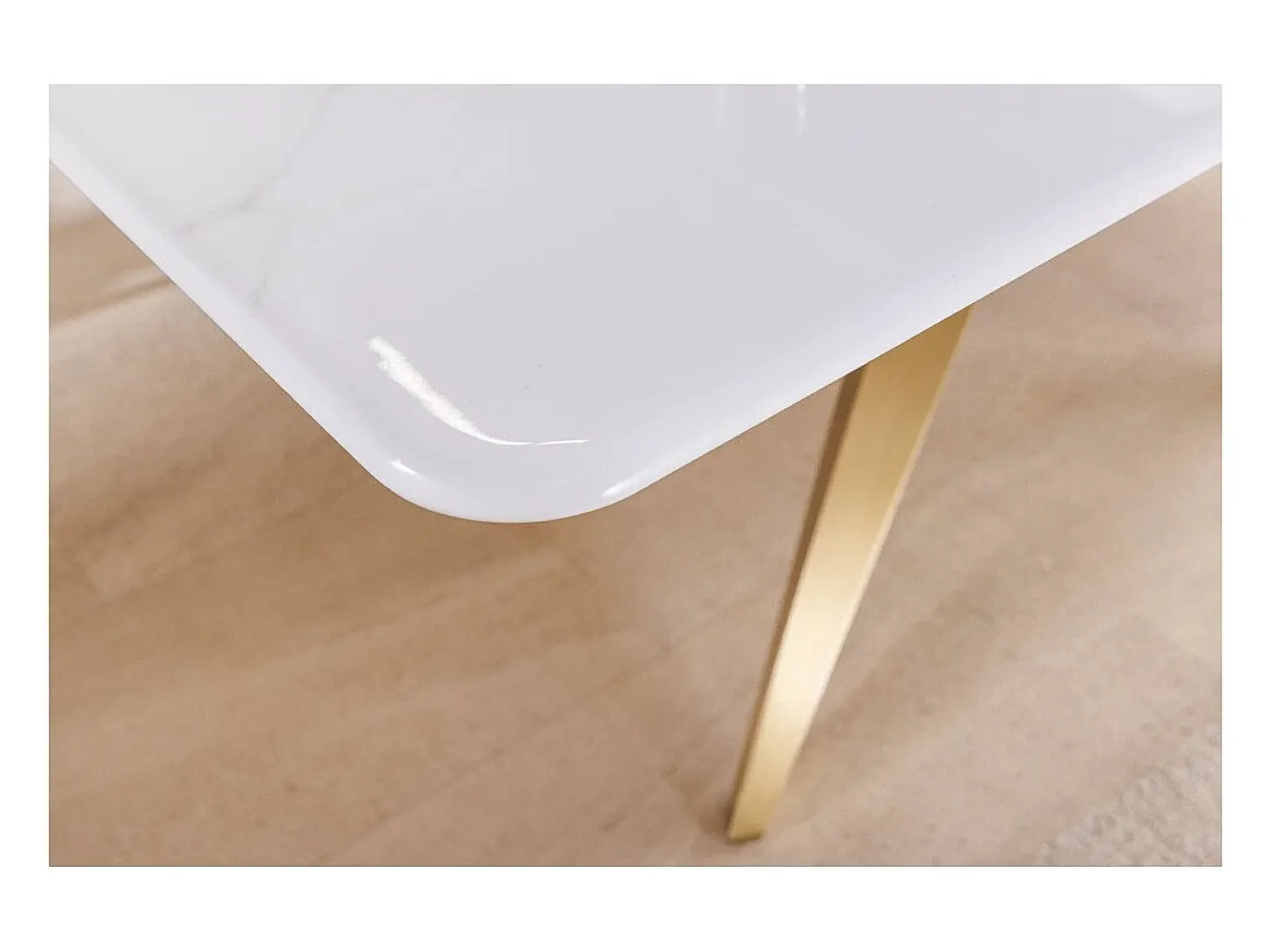 Mesa de comedor AXIS – Rectangular 200 cm – Efecto mármol blanco – Patas de metal color oro – Estilo chic