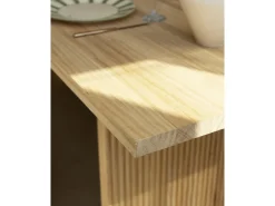 Mesa de comedor de madera de pino maciza rectangular con patas ranuradas Decowood de 200x80cm en tono roble medio - BALI - DECOWOOD