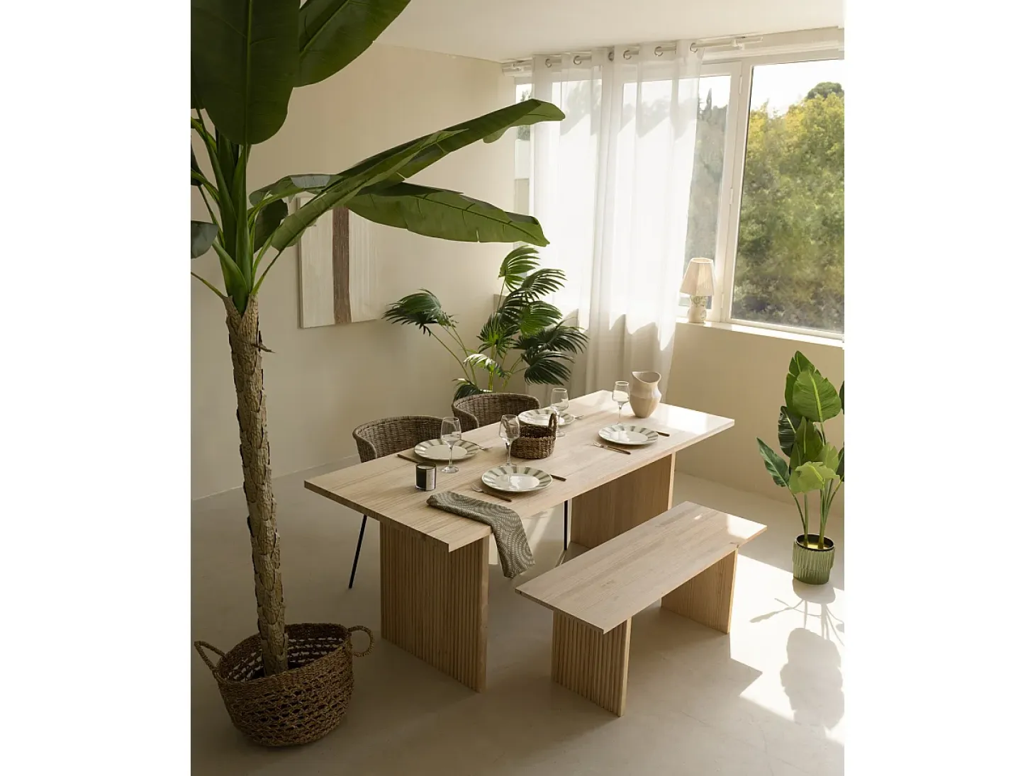 Mesa de comedor de madera de pino maciza rectangular con patas ranuradas Decowood de 140x80cm en tono roble medio - BALI - DECOWOOD