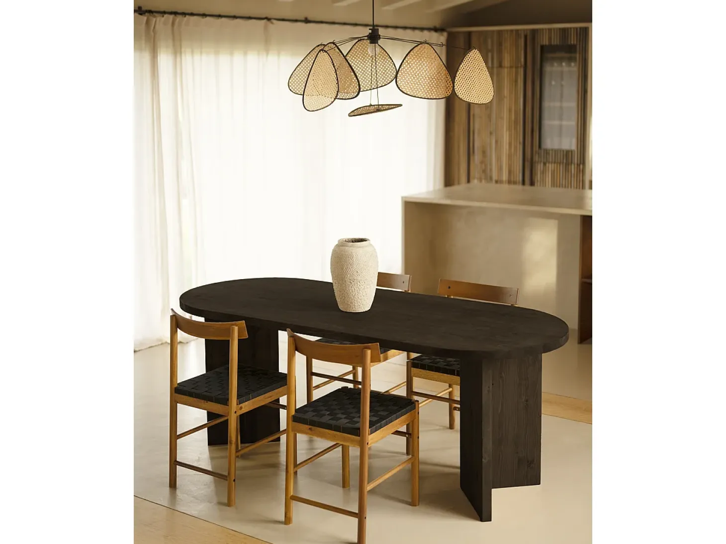 Mesa de comedor de madera maciza de abeto ovalada Decowood en tono negro de 200x75cm en tono negro - OSAKA - DECOWOOD