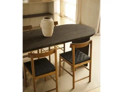 Mesa de comedor de madera maciza de abeto ovalada Decowood en tono negro de 200x75cm en tono negro - OSAKA - DECOWOOD